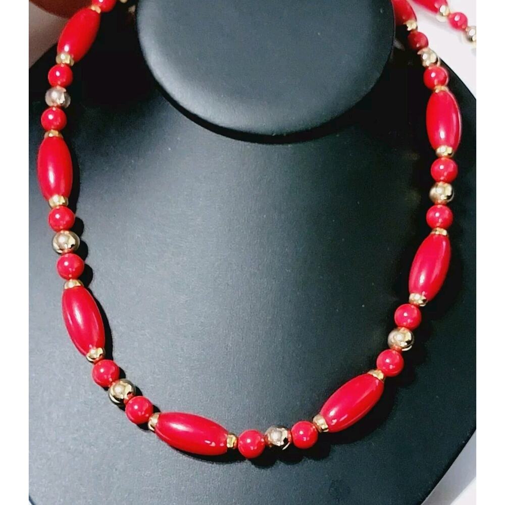 Vintage Red Beaded Necklace 30" Long, Gold-tone, Lucite Retro , Oblong rd01-20‎